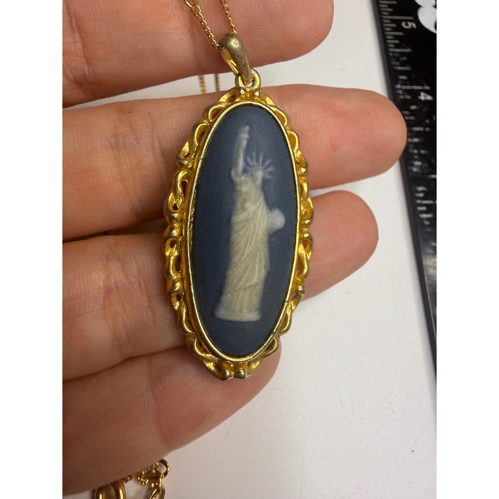 Los Angeles Cameo Statue of Liberty Blue Jasperware Gold Tone Pendant Necklace